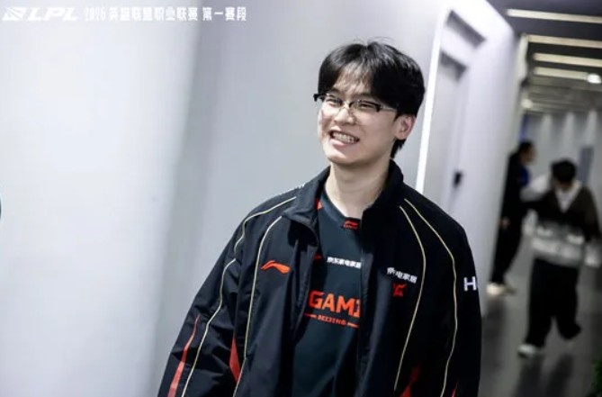 Vampire JDG成长故事：从压力拉满到主动承担责任【球盟会】