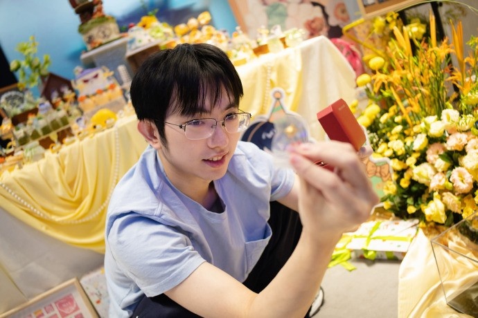 BLG分享Flandre生日返图:快吹蜡烛许愿喵(。>ㅅ