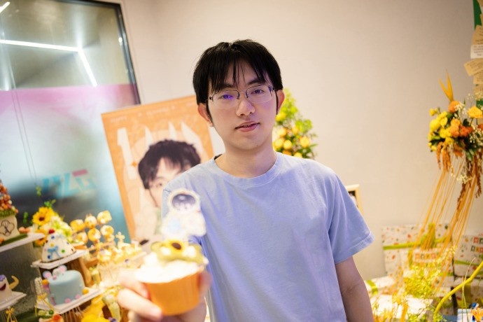 BLG分享Flandre生日返图:快吹蜡烛许愿喵(。>ㅅ