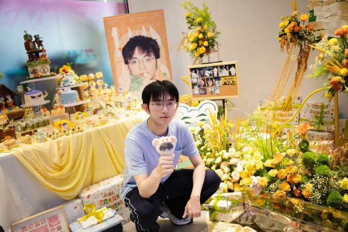 BLG分享Flandre生日返图:快吹蜡烛许愿喵(。>ㅅ