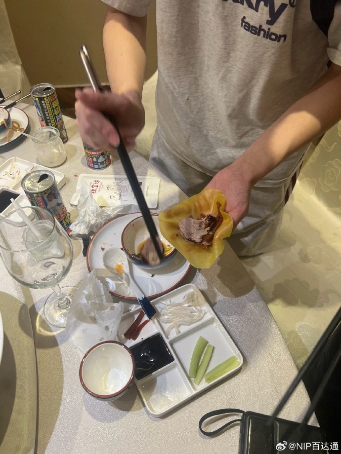 NIP分享选手赛后聚餐趣事:今天奢侈一把,吃点好的