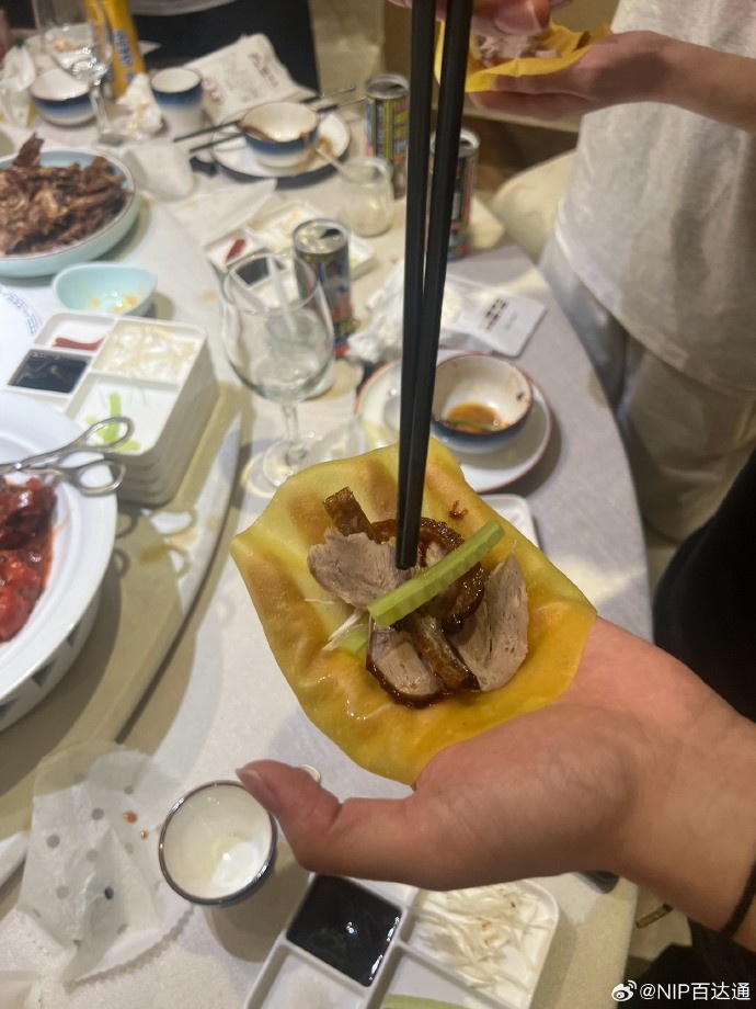 NIP分享选手赛后聚餐趣事:今天奢侈一把,吃点好的