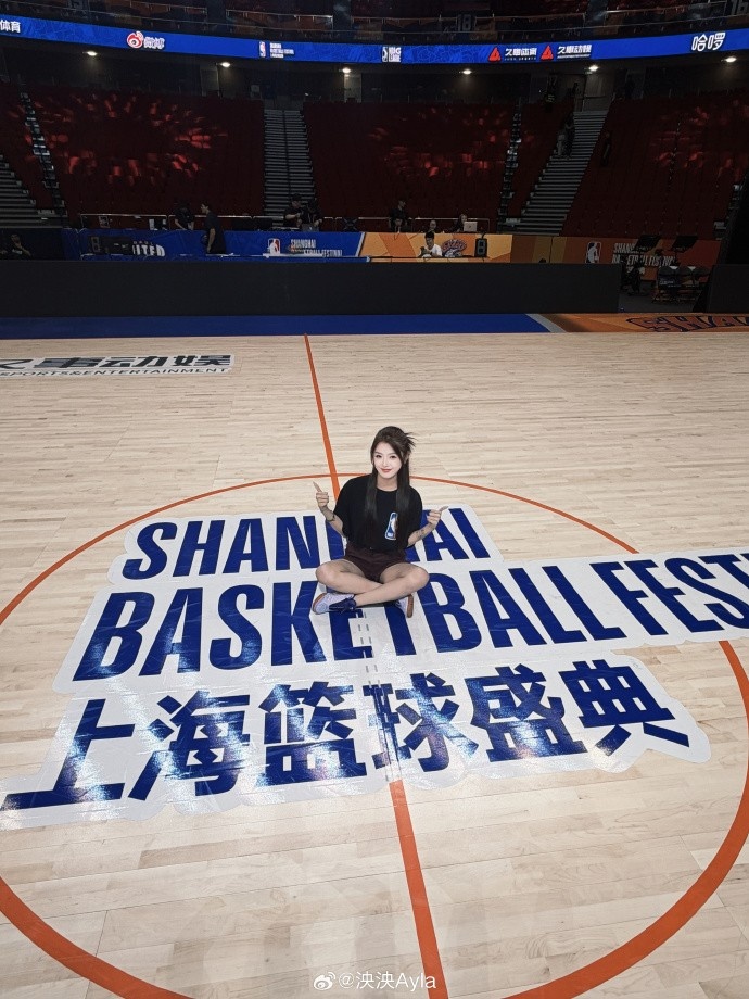 泱泱晒照:第一次来这是看古德温绝杀 没想到第二次来就是上班啦