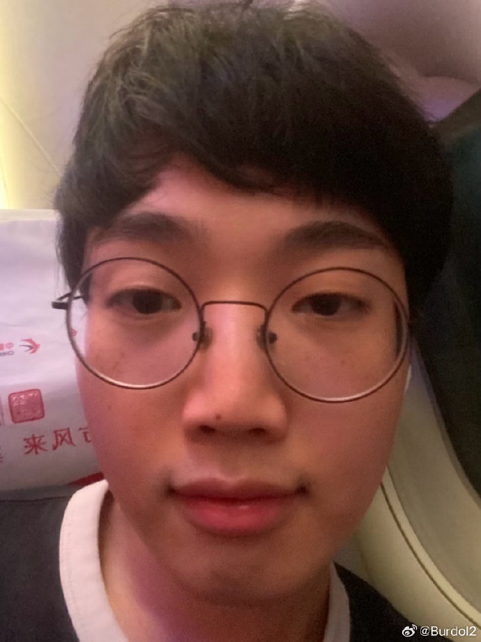 LGD上单Burdol:虽然路上总是坎坷不断,但我绝不放弃,加油!