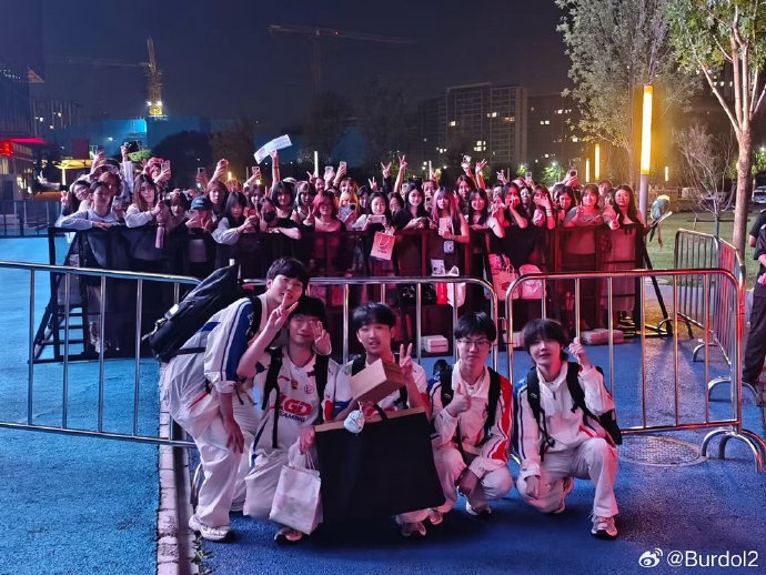 LGD上单Burdol:虽然路上总是坎坷不断,但我绝不放弃,加油!