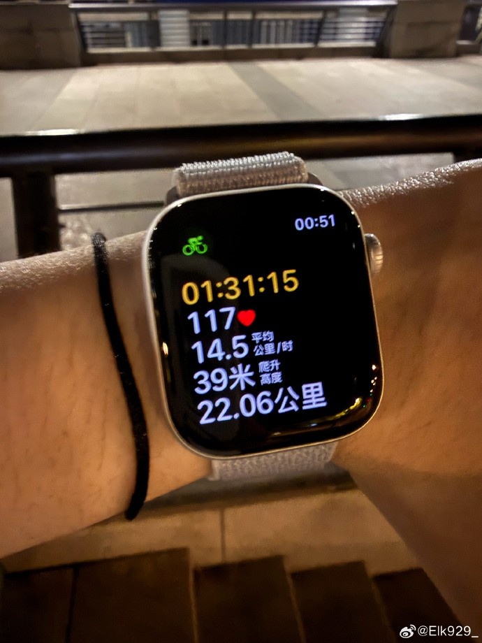 放假强身健体!Elk凌晨分享骑自行车动态:🚲️