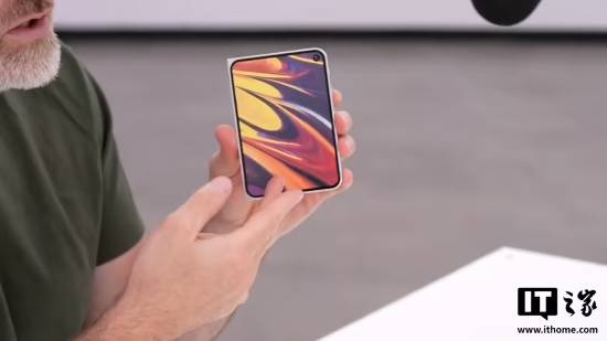 【万博电竞】漏完了!苹果iPhone18 Pro Max和首款折叠iPhone Ultra机模曝光