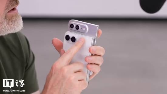 【万博电竞】漏完了!苹果iPhone18 Pro Max和首款折叠iPhone Ultra机模曝光