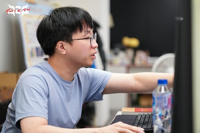 JDG分享选手及教练训练返图:努力训练,积极备战!