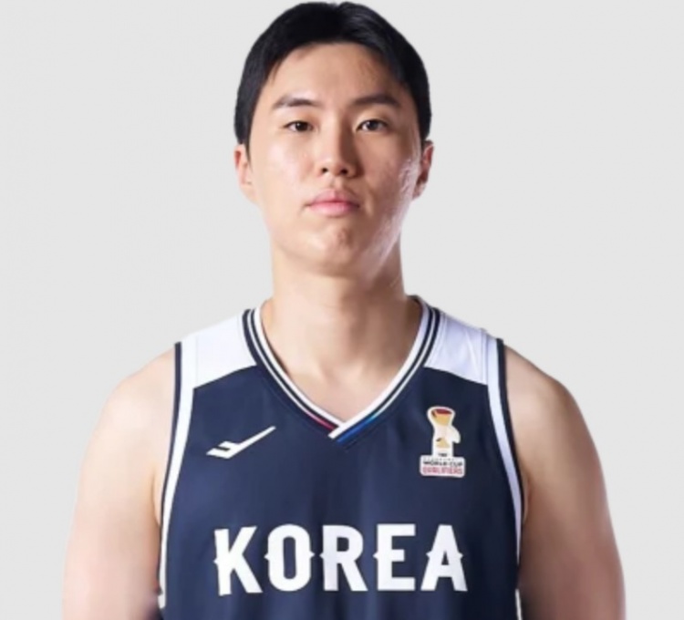 若夺冠将提前退伍！韩国球员李佑硕：现在不是说这个的时候