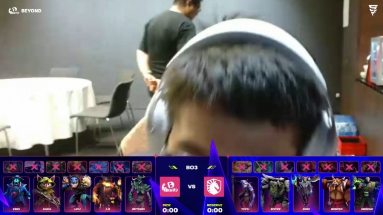 🎮Lou小鱼+Emo蓝猫难有作为 MidOne土猫三进三出 YB1-2不敌TL