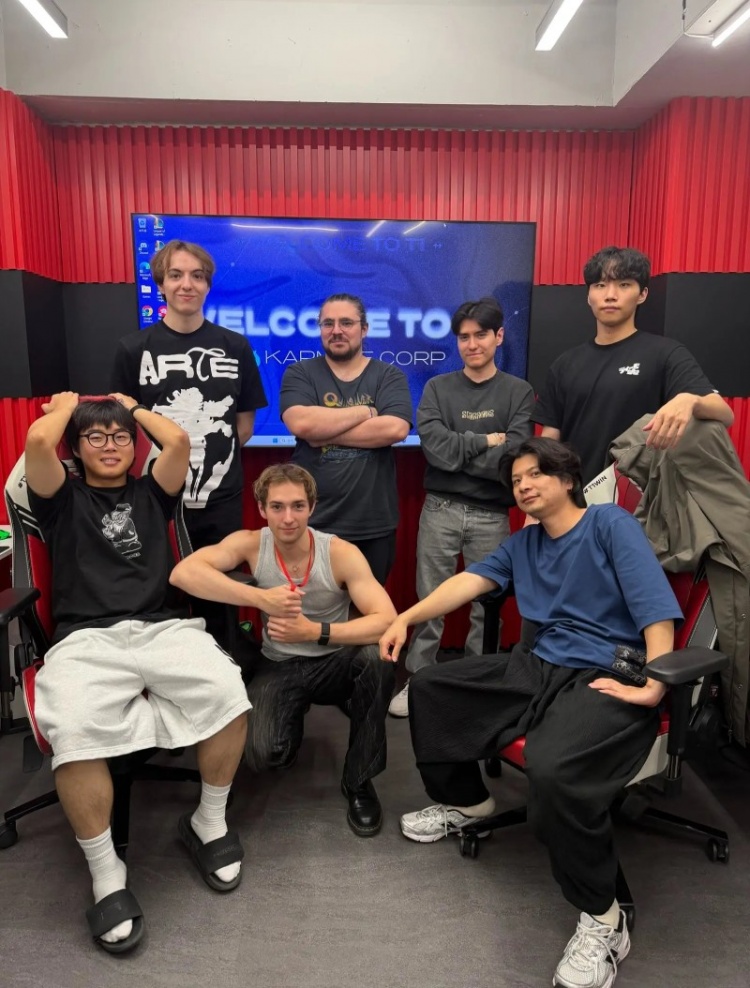 KC分享队员抵达韩国:感谢T1再次接待我们!!【球盟会】