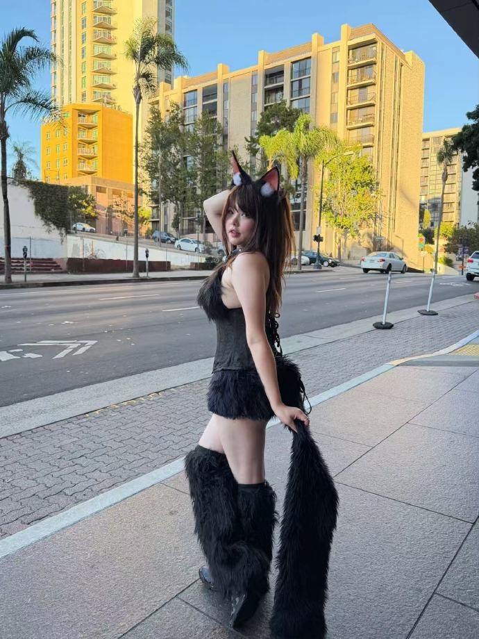 英文流解说Kitty分享照片:meow.🐈⬛