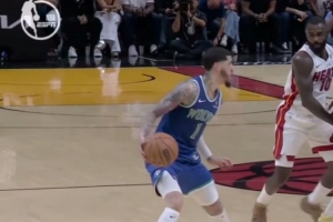 杨鸣：三球夸张走步仿佛两个哈登 NBA尚且如此 多给CBA裁判宽容吧