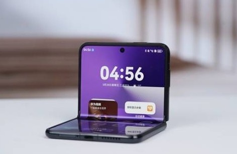 余承东：iPhone duo这种阔折叠华为更早开始做 消费者更喜欢我们