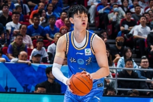 曾凡博：我们打球人多 肯定有人打得多有人打得少 要把球队放首位