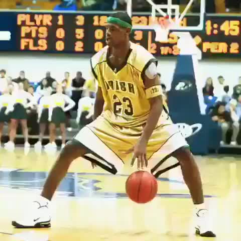 猛!这扣篮谁能做到?詹姆斯IG晒高中比赛视频