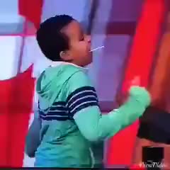 奥尼尔被人正面被人给了一拳 被打懵了