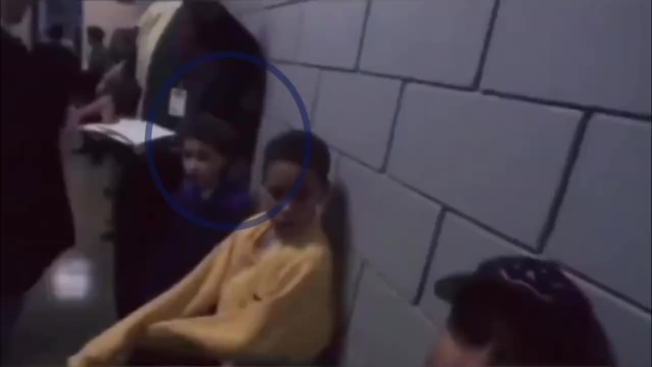 22年前8岁克莱被老爹带去更衣室 见到了乔丹皮蓬