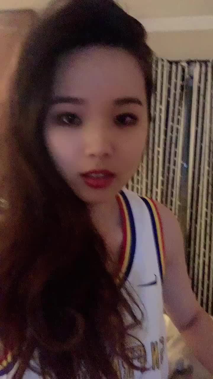 烤肉小姐姐谈NBA复赛 球员肯定都想的因为这关系到他们工资