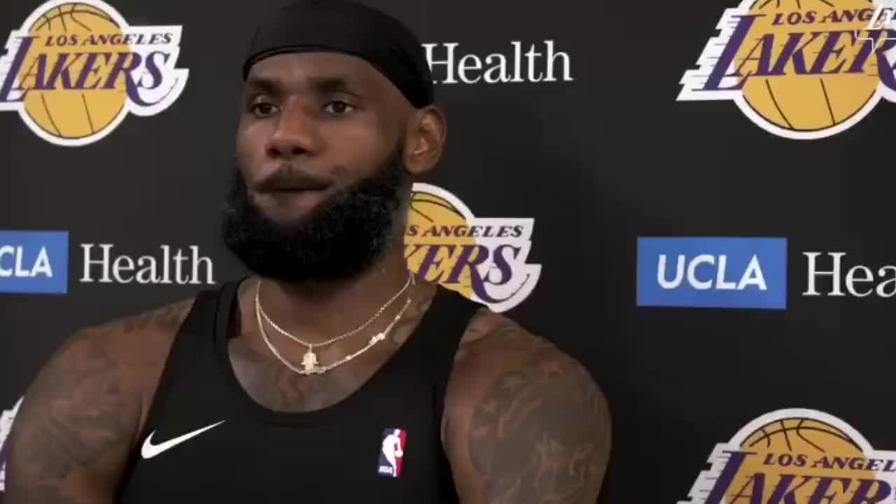 詹姆斯谈起科比 我很想念他每一天都想