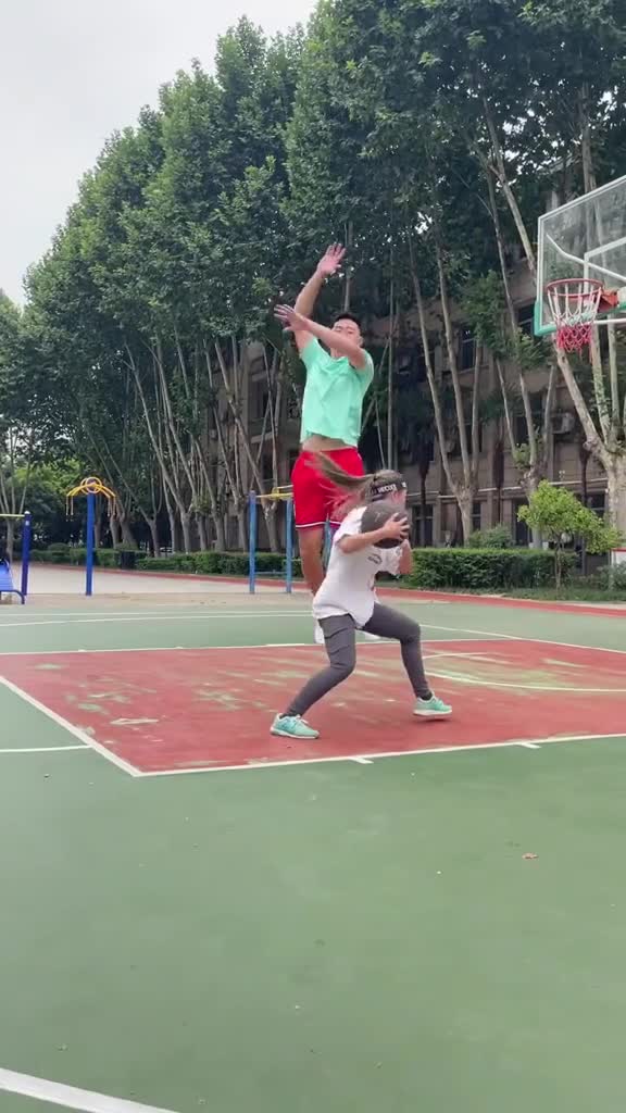 这是蓝蝶划云游身步？这一球你说走步了吗