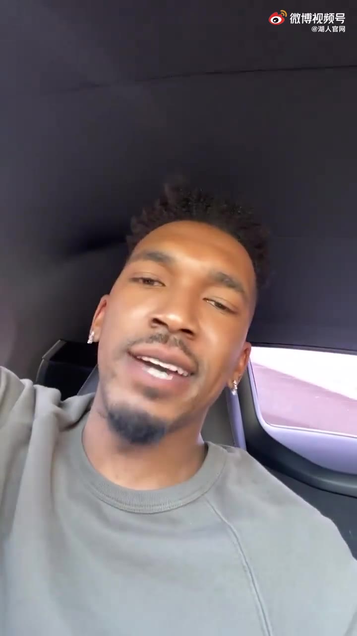 来湖人都被“传染”了！蒙克也开始车内自嗨