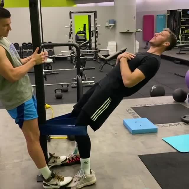 这是练什么呢？德拉季奇晒健身房训练视频