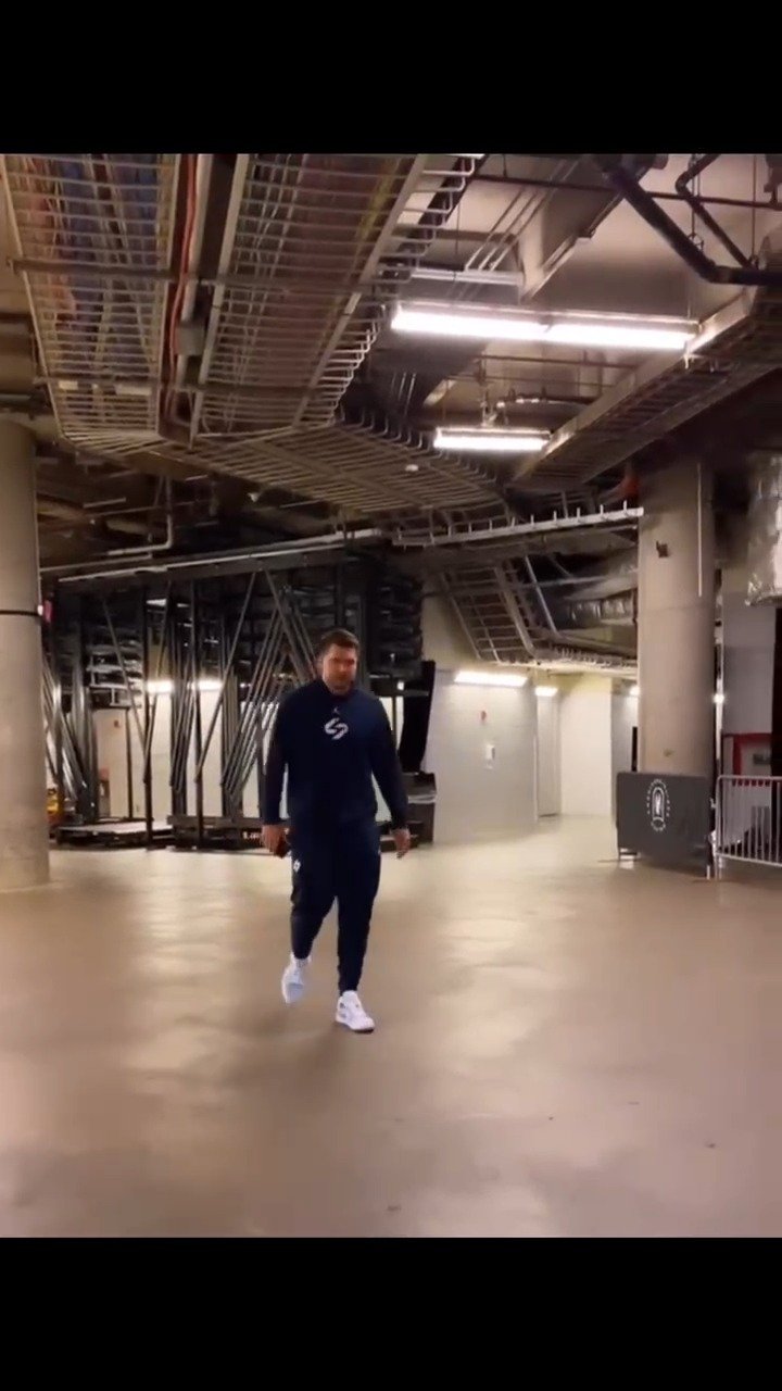 🏀季前赛-东契奇14+8+9 铂金15分 肯纳德19分 独行侠击沉快船