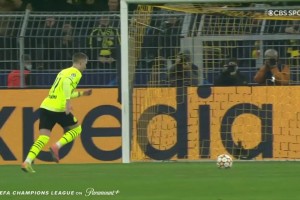 欧冠-胡梅尔斯染红塔迪奇破门 十人多特1-3遭阿贾克斯逆转