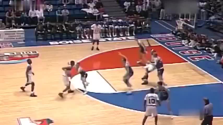 求对手心理阴影！奥尼尔曾在大学比赛单场送出15记大帽