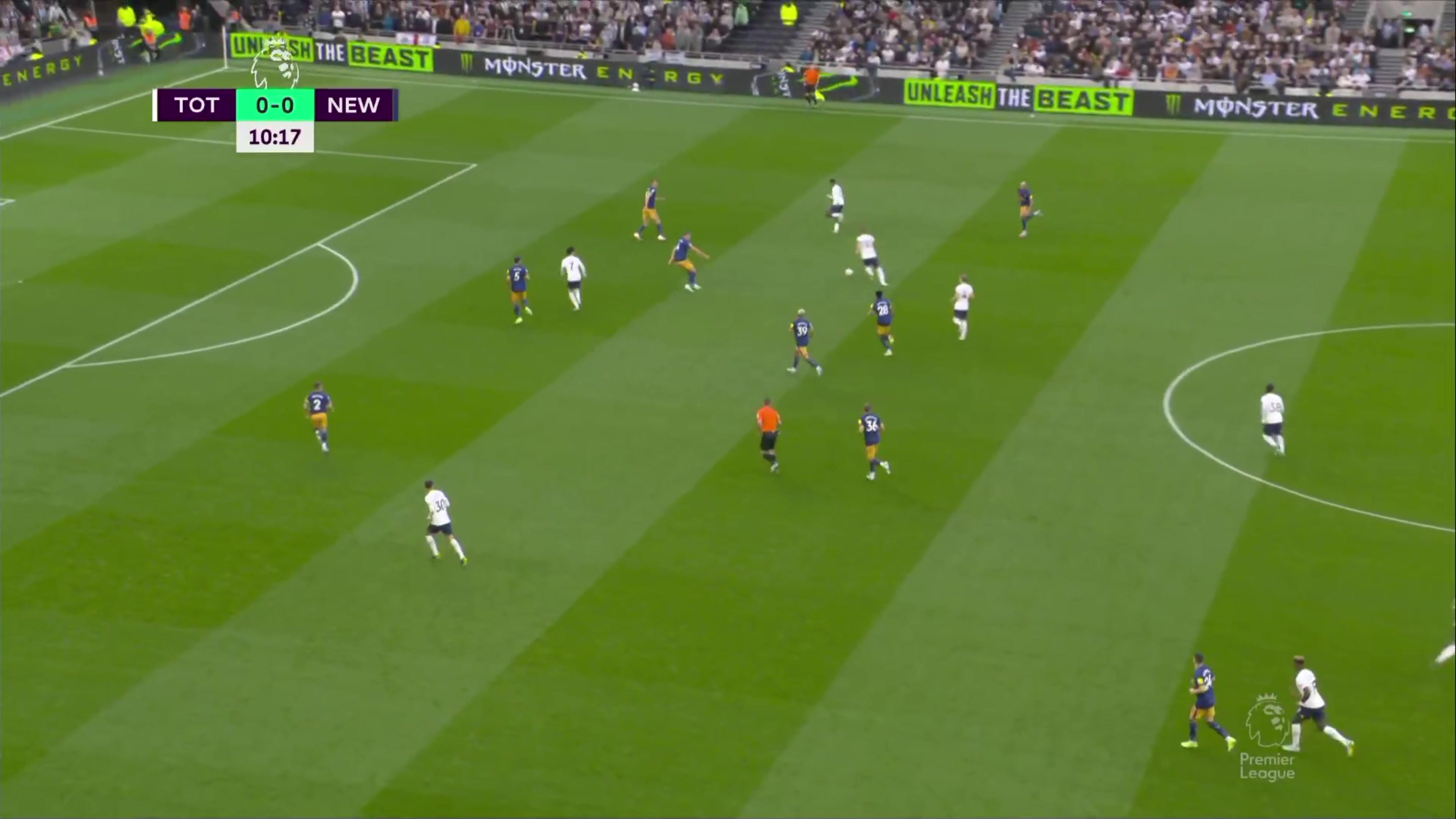 错失良机!凯恩右路直塞 孙兴慜单刀球被挡出