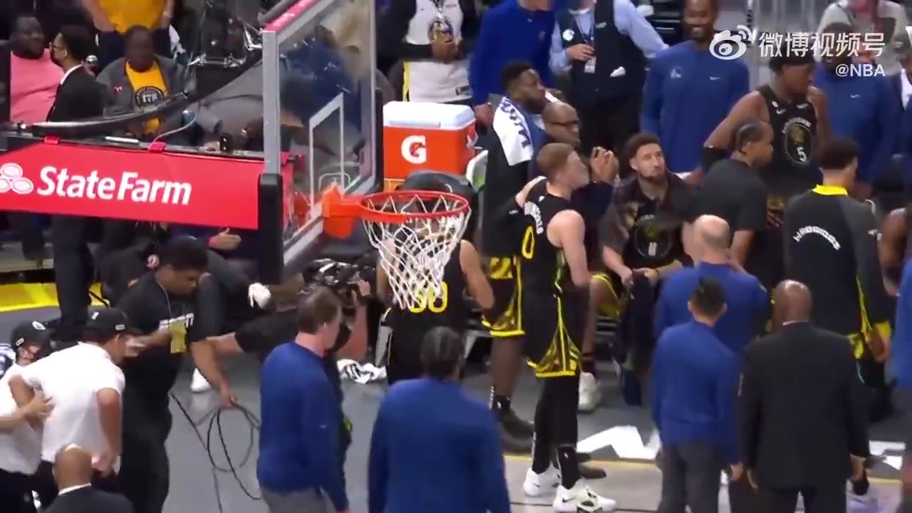 “太可恶了”！库里仗着是当家球星 竟私自拿队内资产给儿子