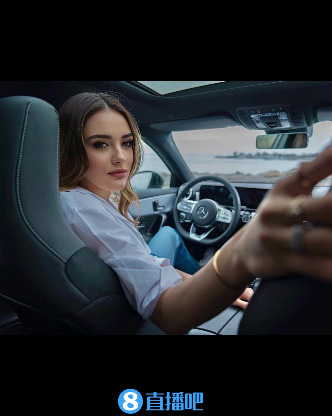 杜兰特没戏了？点赞的土耳其美女晒出与男朋友的合照