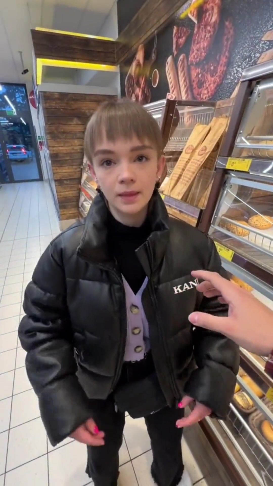大爷内心：现在的年轻人这么会玩吗？游戏里的NPC女友都整上了