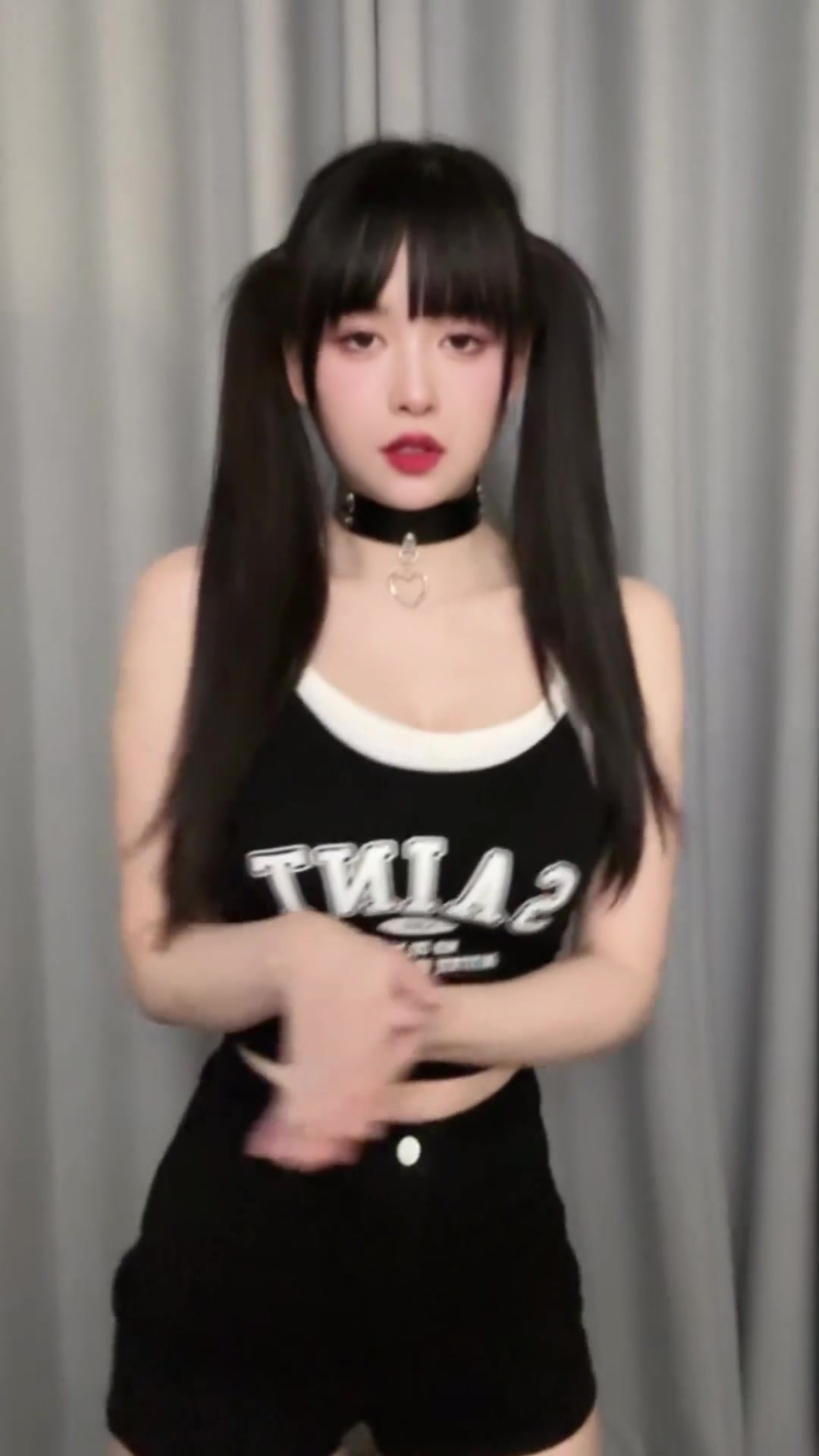 树奈奈：听说喜欢这套，今天穿给大伙看