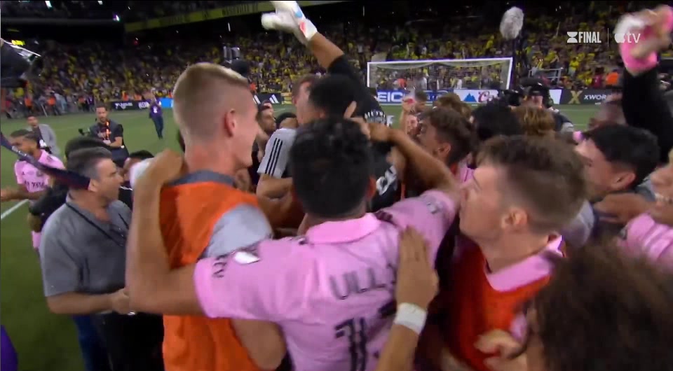 梅西率队夺队史首冠！迈阿密国际球员赛后疯狂庆祝