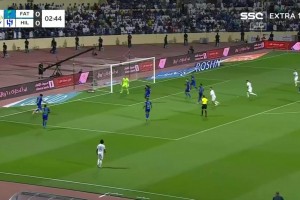 沙特联-新月2-0哈萨征服5连胜领跑 米神点射多萨里破门+造点
