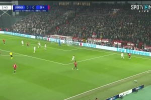 欧冠-十人曼联3-4遭哥本哈根逆转绝杀 拉师傅染红马奎尔送点+造点