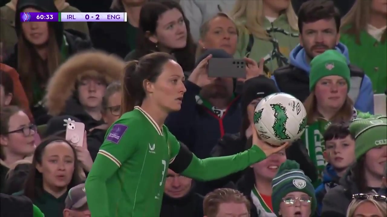 当时我就震惊了！爱尔兰女足球员大力投掷界外球火爆外网
