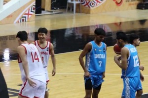 U18亚洲杯男篮1/4决赛-刘李15+8 陈家政13分 中国46分大胜印度