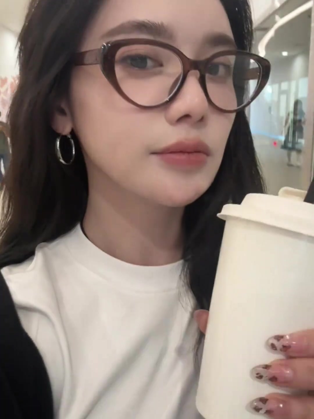 湖人還在戰(zhàn)斗，美娜怎么先放假去了？？