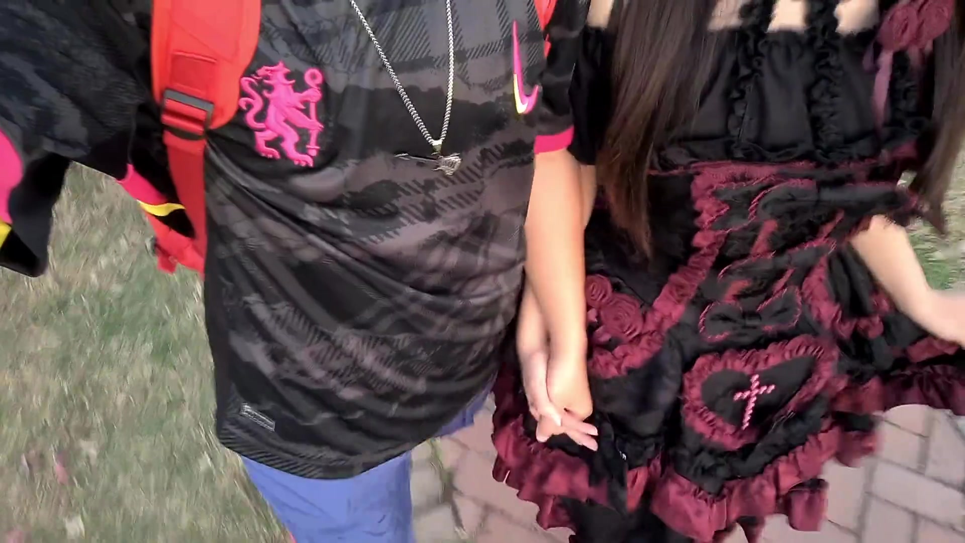 切尔西球迷眼光这么好！？这是哪里找到的洛丽塔小女友