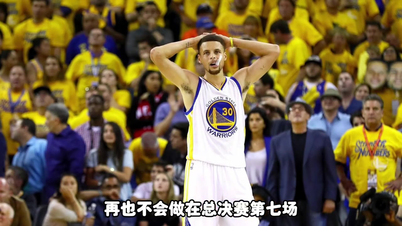 光速打脸！杨毅昨日说库里再不会玩背传了 今日库里背传失误