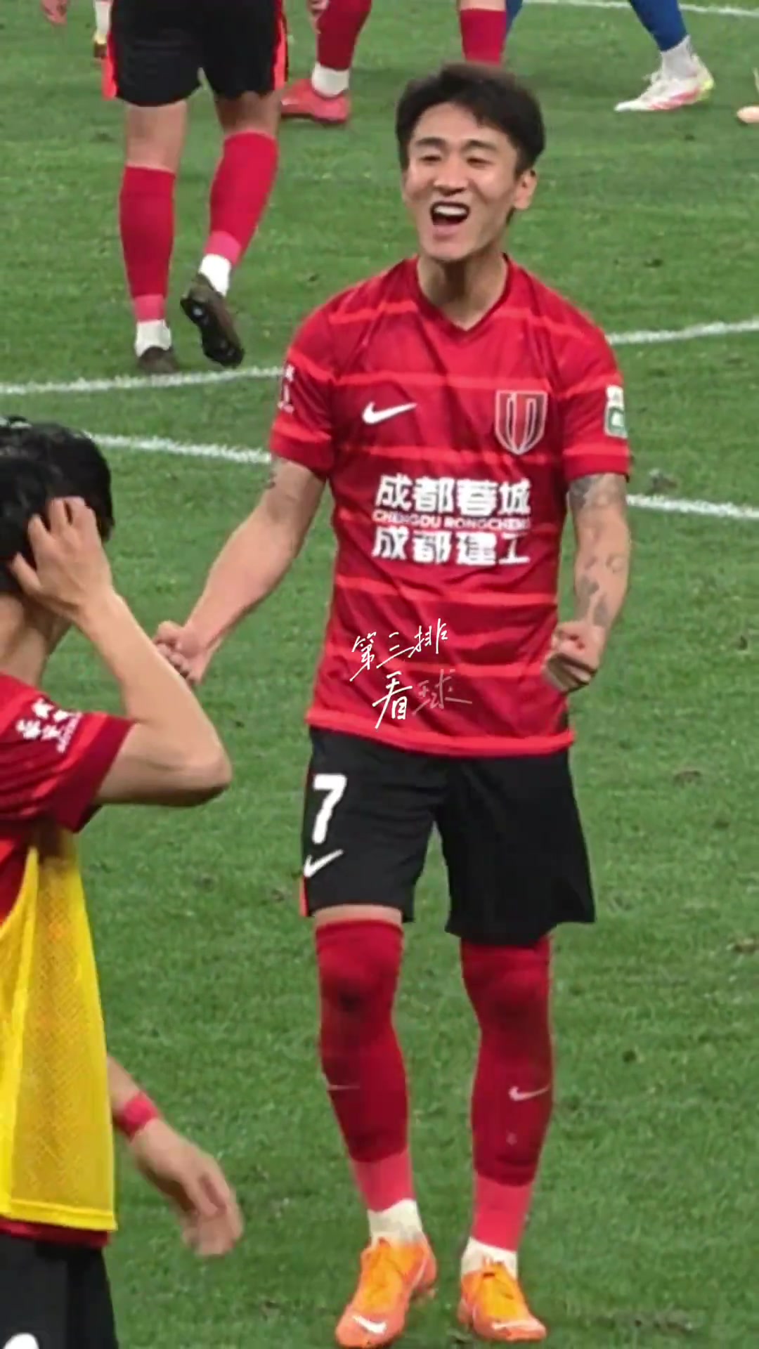 拿下榜首关键战！韦世豪的脸上全是掩饰不住的兴奋！