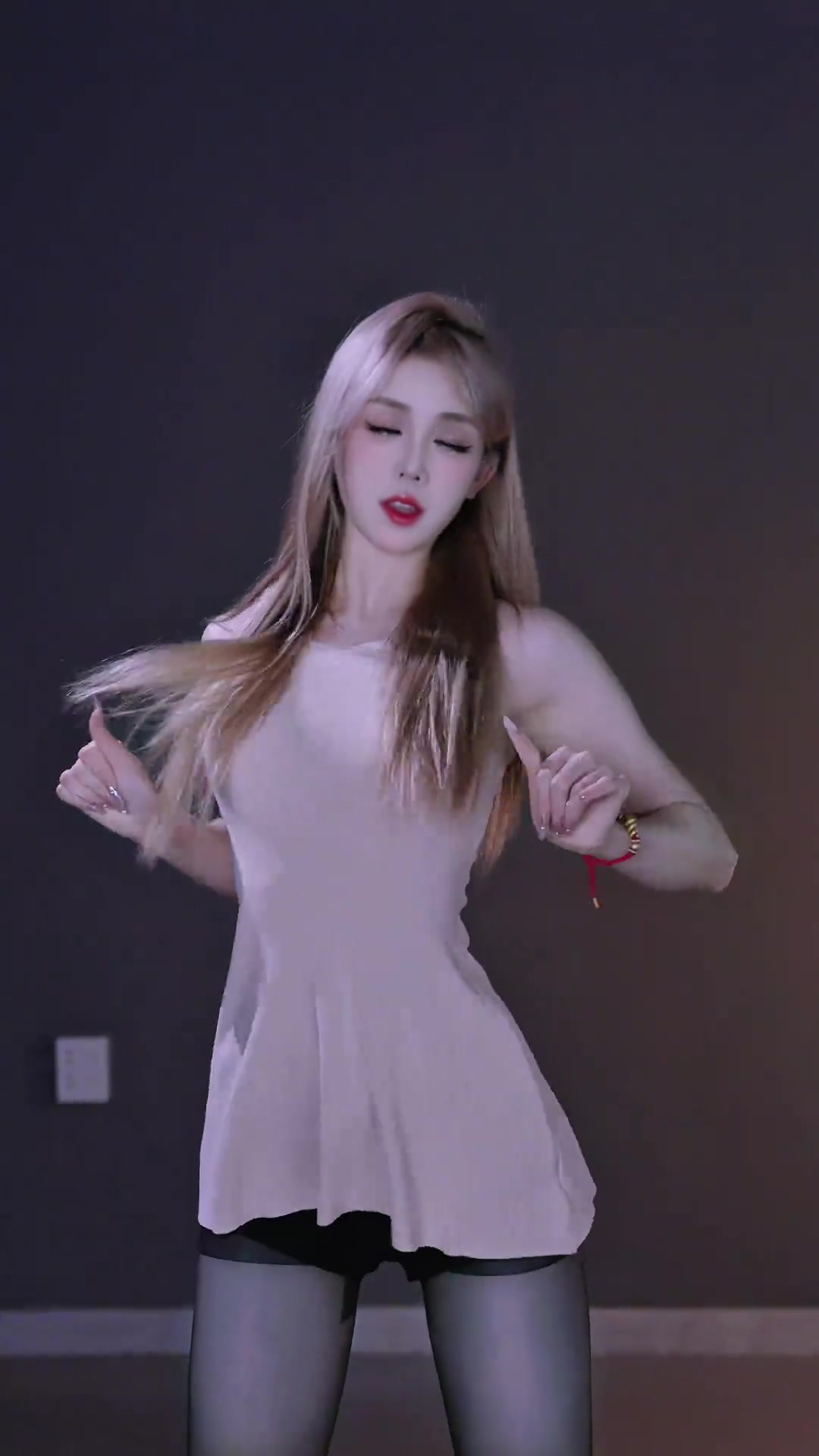 辽宁啦啦队元Abby：想好了吗 要叫我什么？