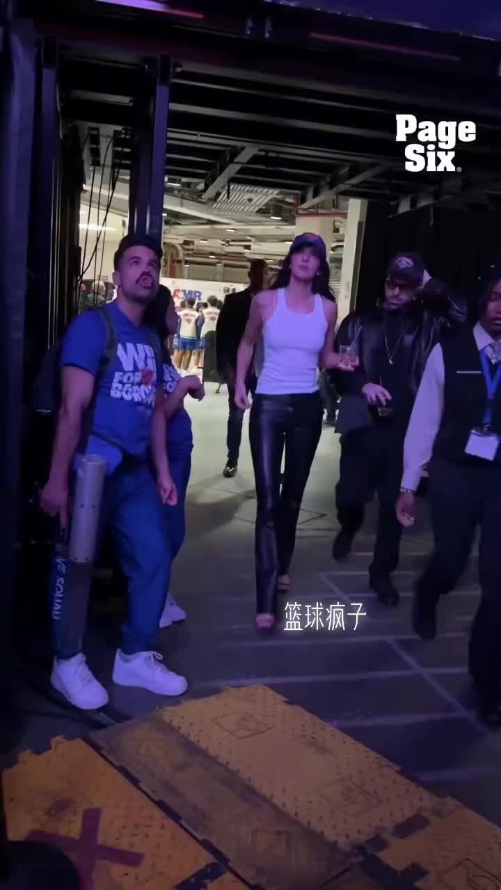 肯豆跟凯利今天都到现场观战尼克斯跟凯尔特人的比赛！