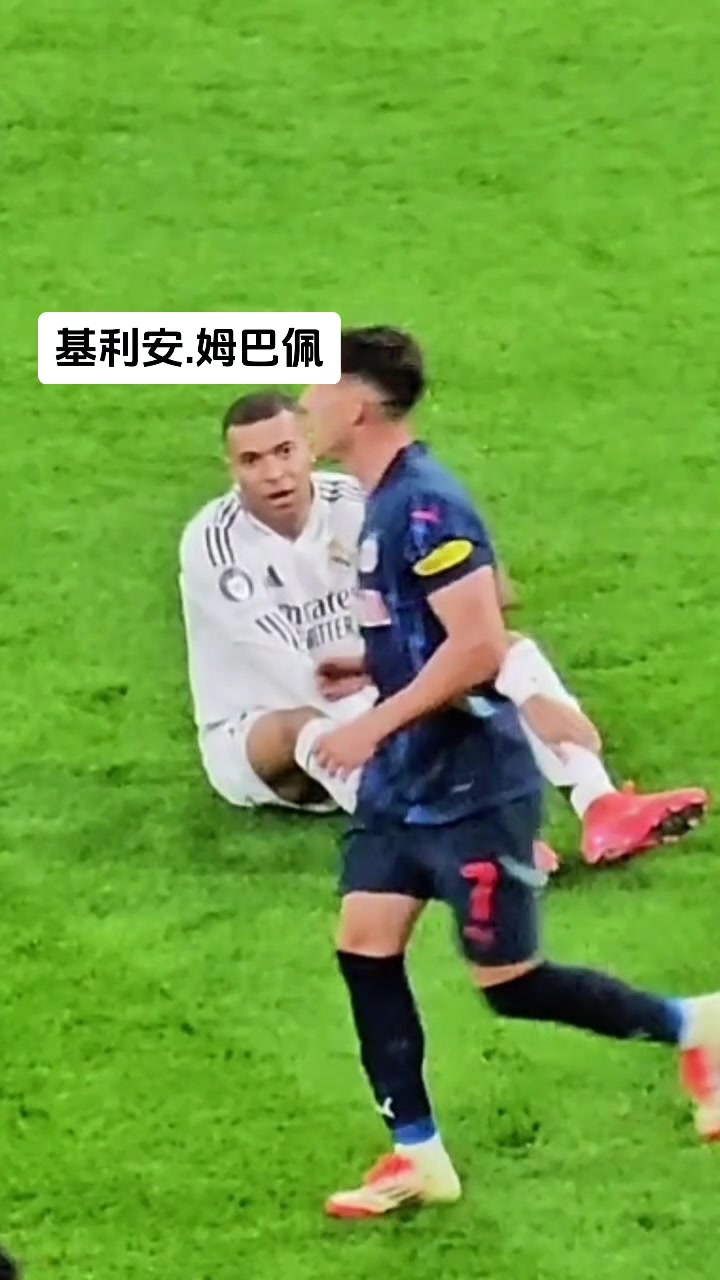 姆巴佩这脾气是真好！这球换个人，可能早就
