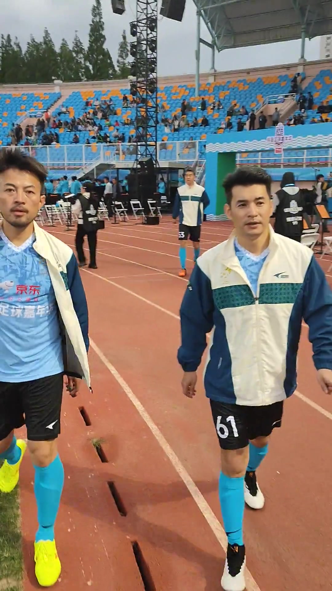 演员文松、林家川参加抖音足球嘉年华青岛站！加盟青岛海浪明星联