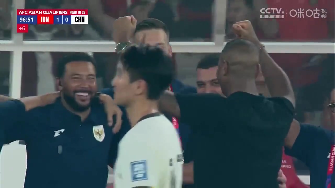 全场哨响，詹俊：国足败走雅加达，提前一轮无缘世界杯